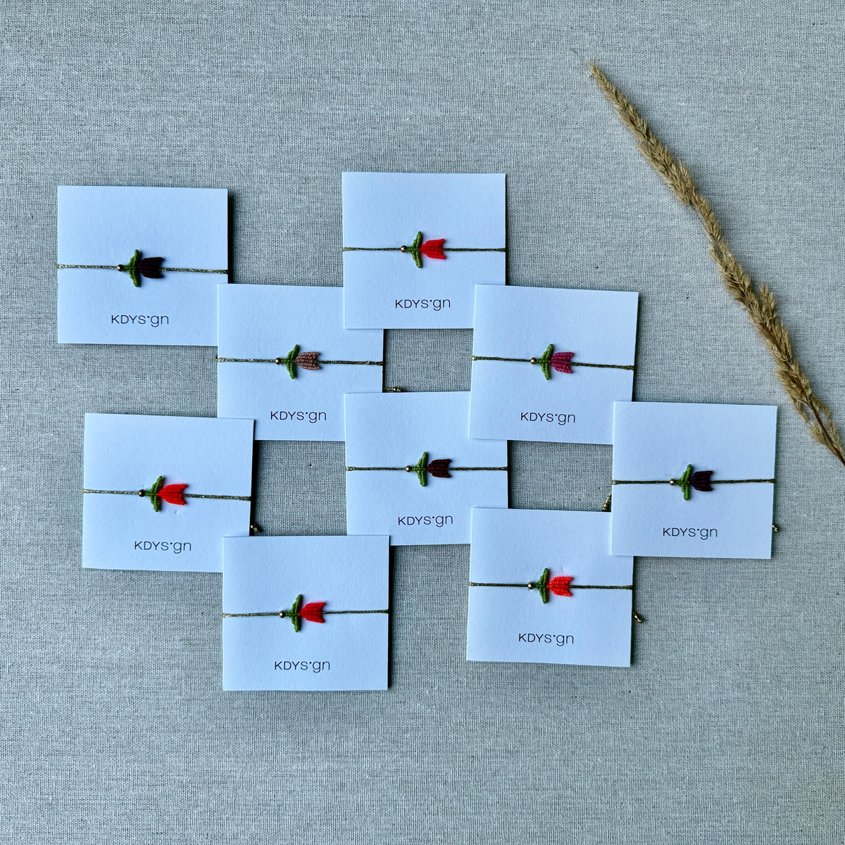 Handgeknüpfte Mini-Tulpen Bändli von kdysgn